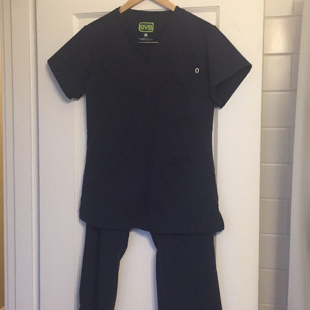 Scrub set